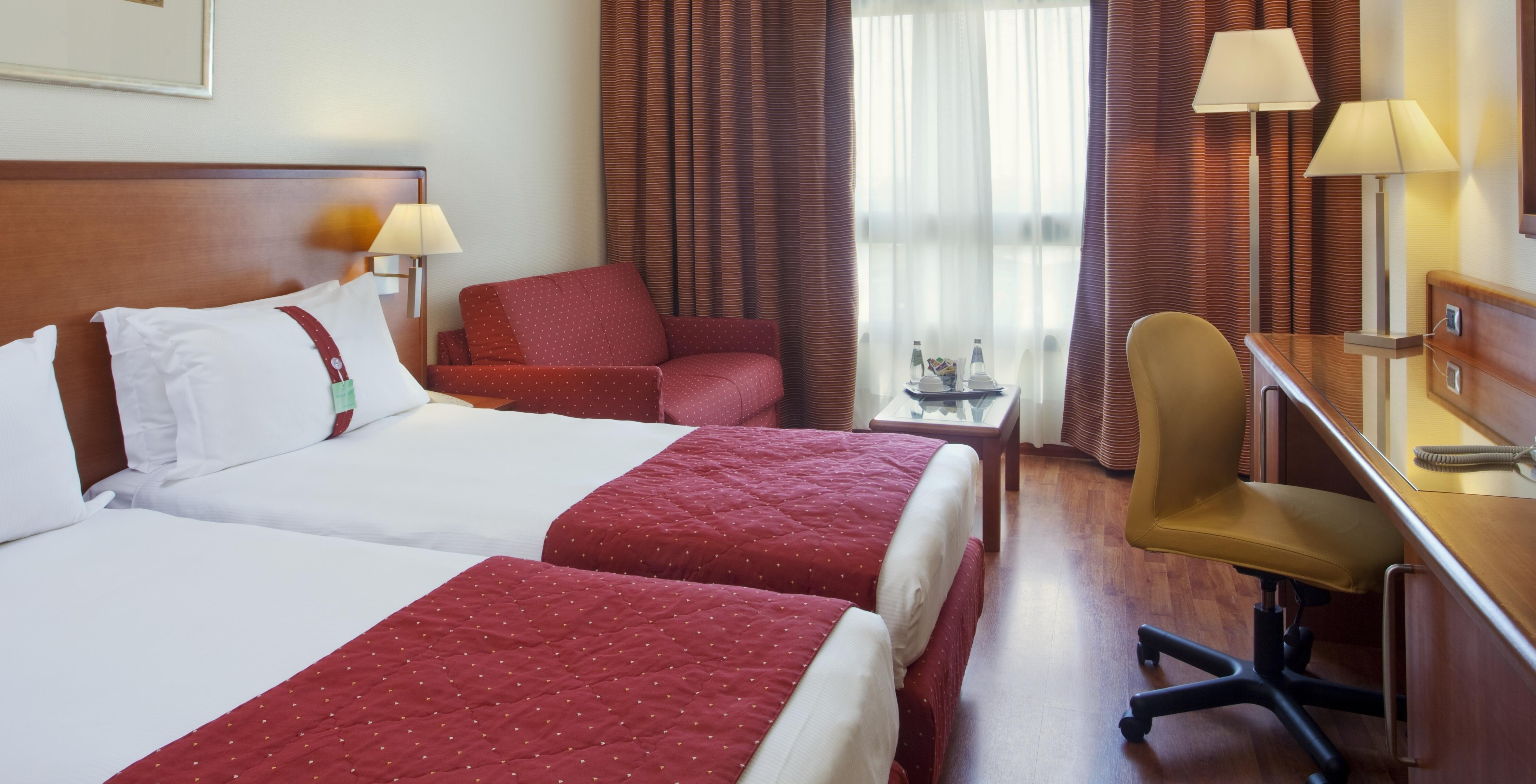 Holiday Inn Cagliari By Ihg Exterior photo