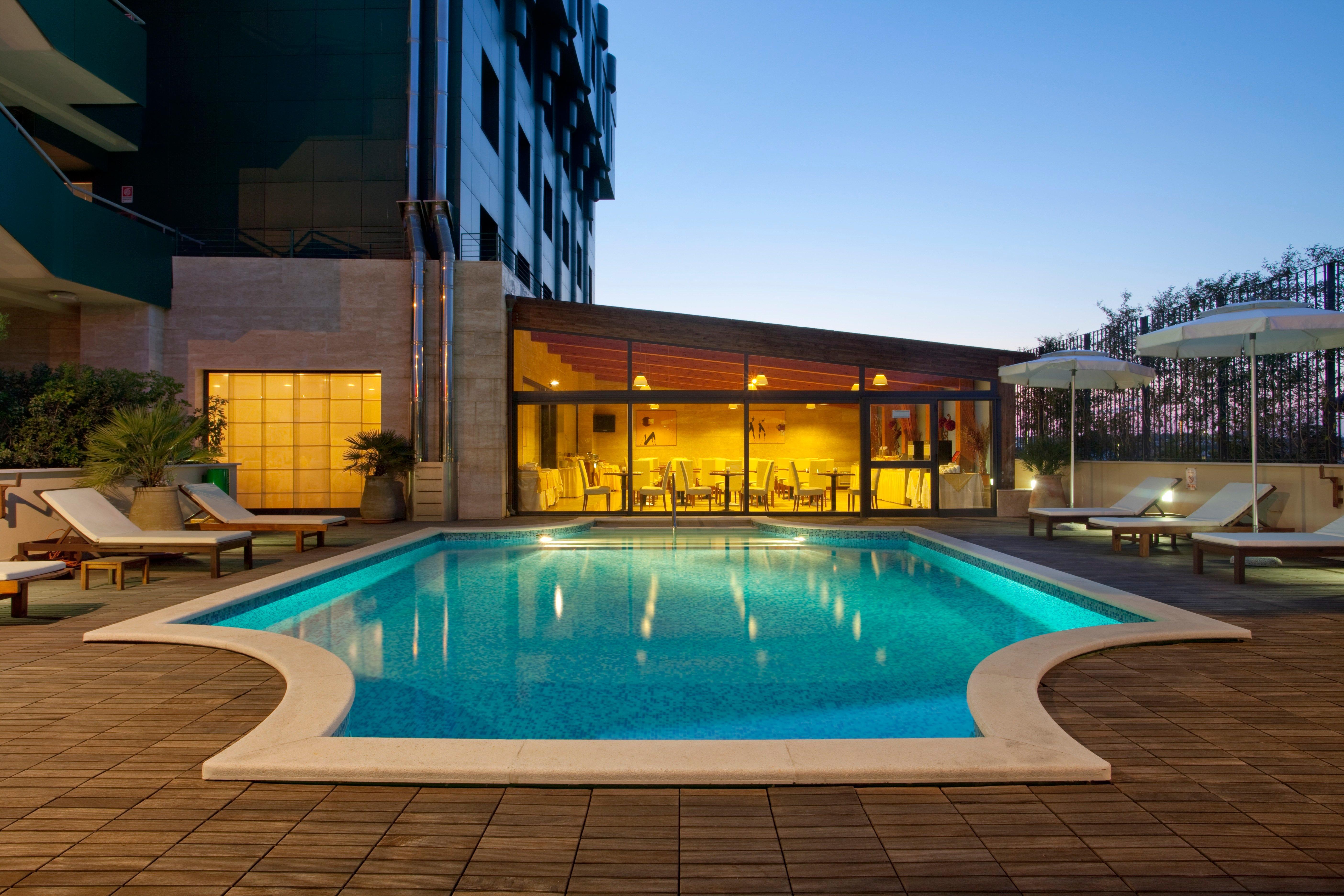 Holiday Inn Cagliari By Ihg Exterior photo