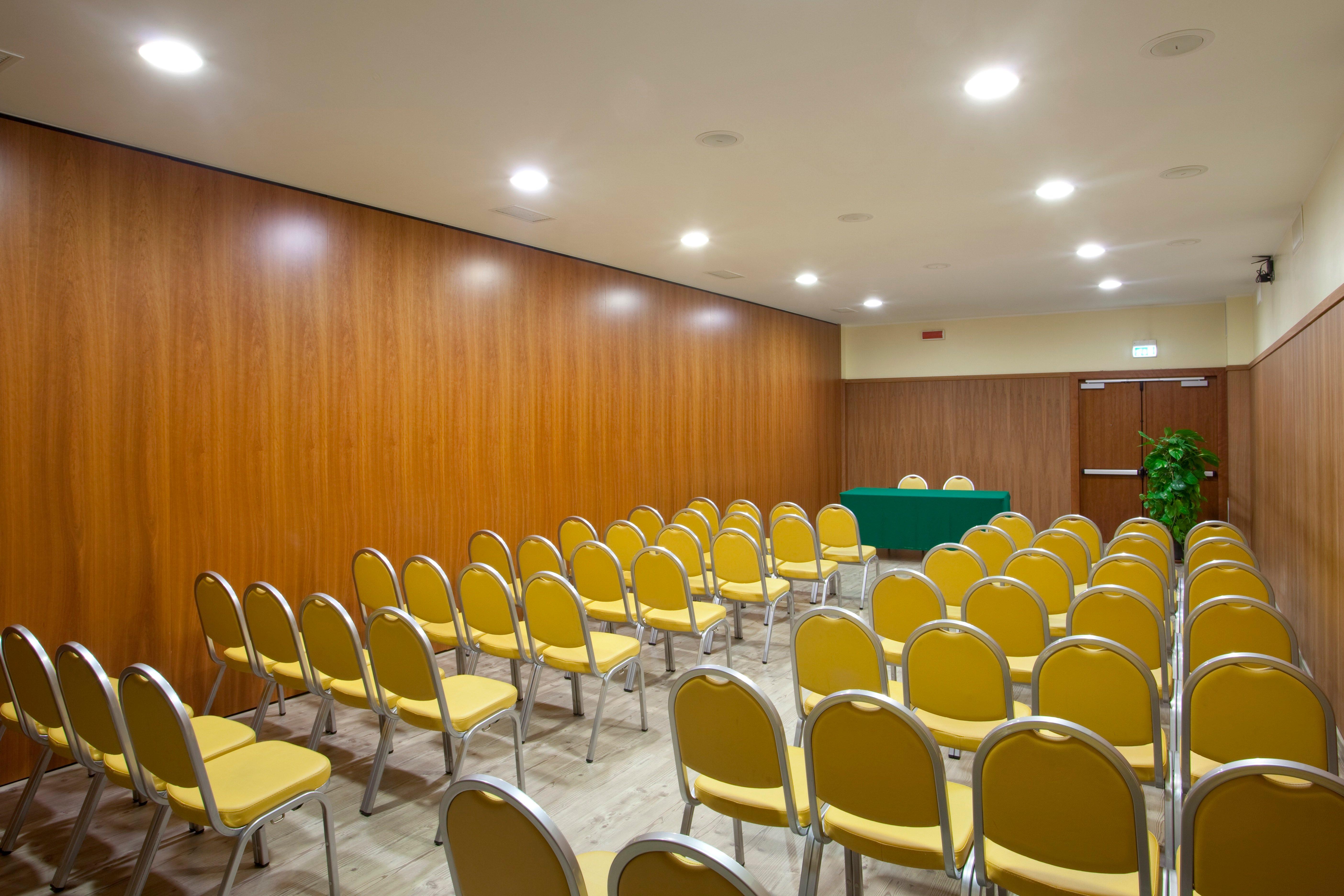 Holiday Inn Cagliari By Ihg Exterior photo