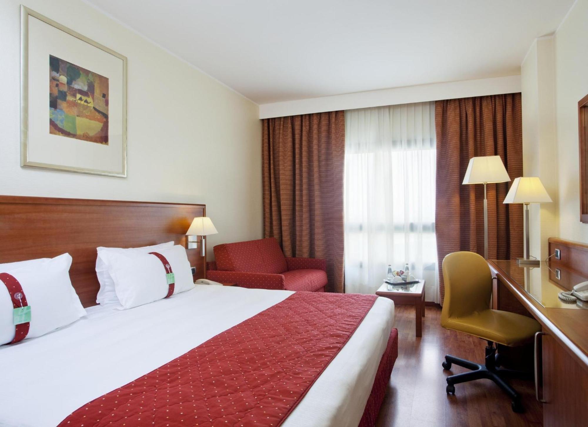 Holiday Inn Cagliari By Ihg Exterior photo