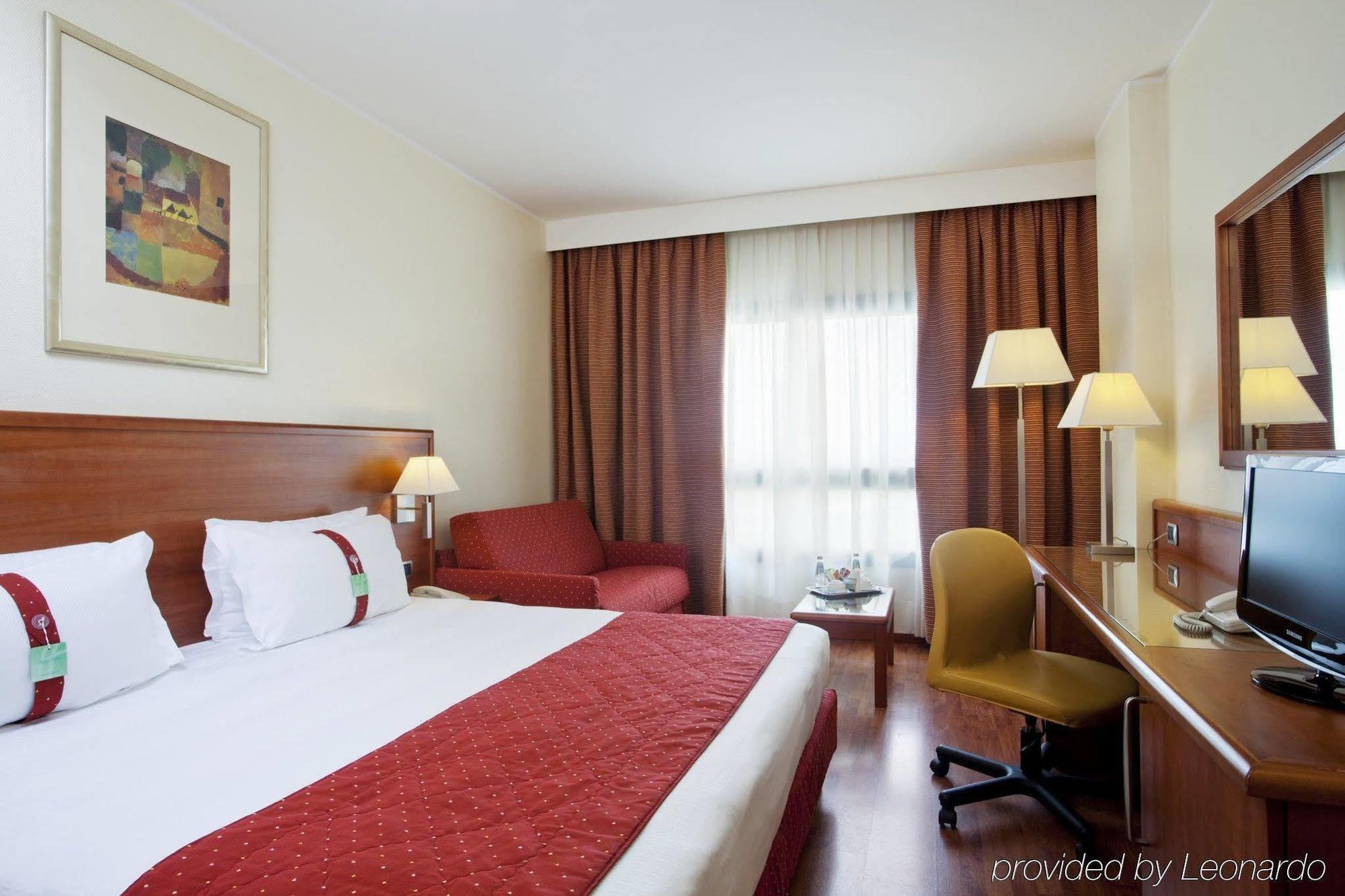 Holiday Inn Cagliari By Ihg Exterior photo