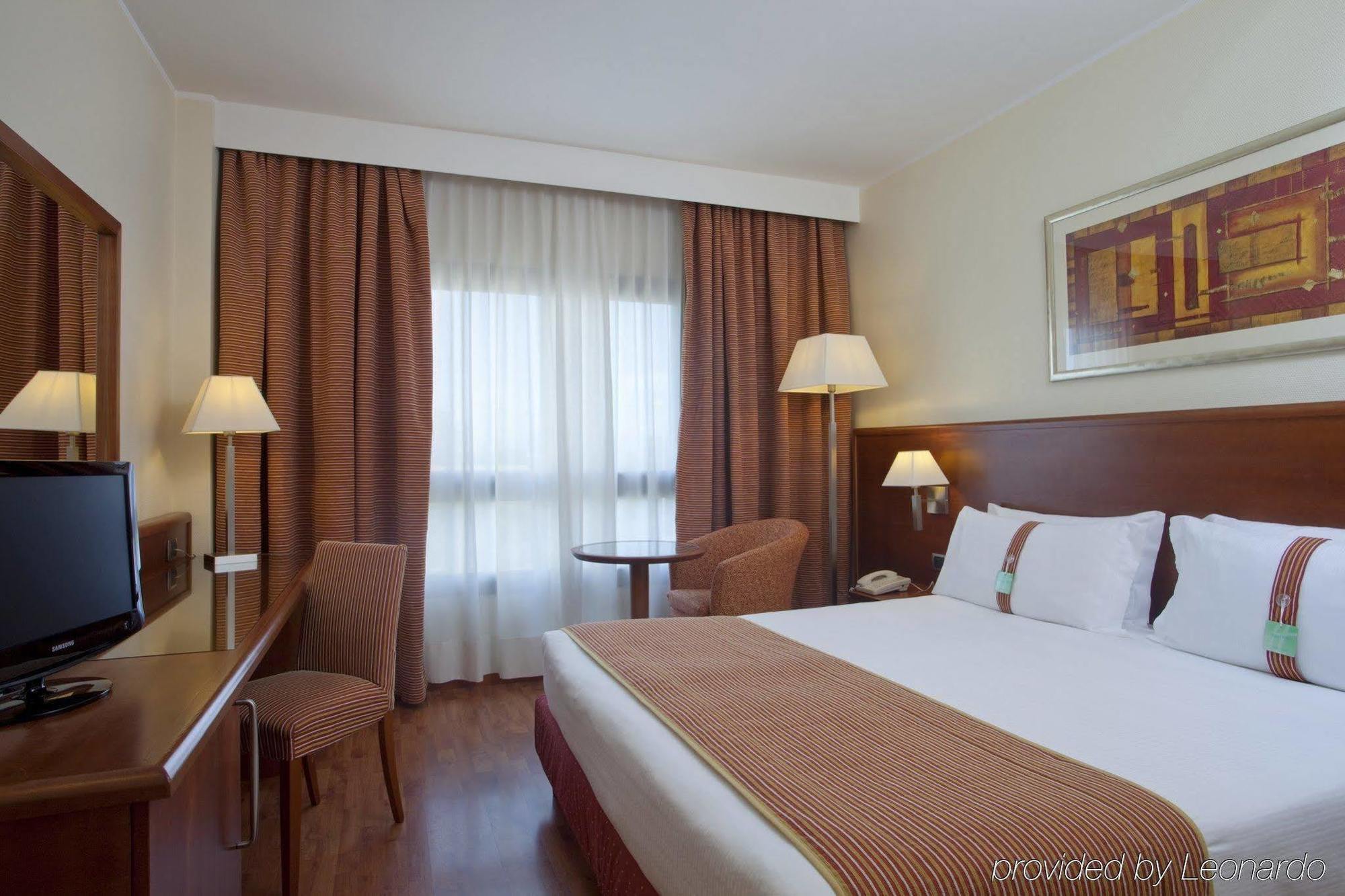 Holiday Inn Cagliari By Ihg Exterior photo